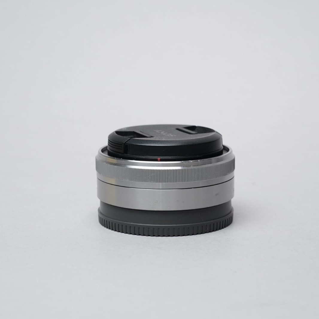 Sony SEL16F28 — image 1