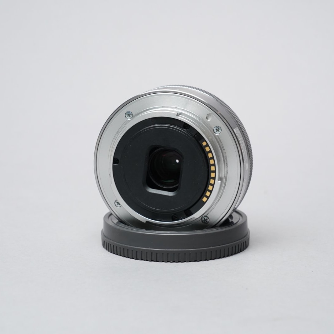 Sony SEL16F28 — image 6