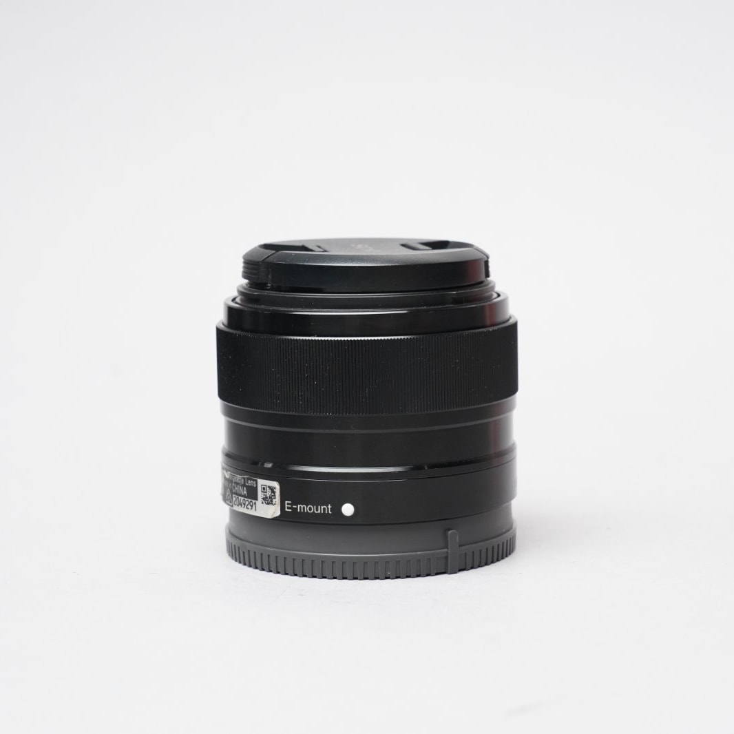 Sony SEL35F18 — image 4
