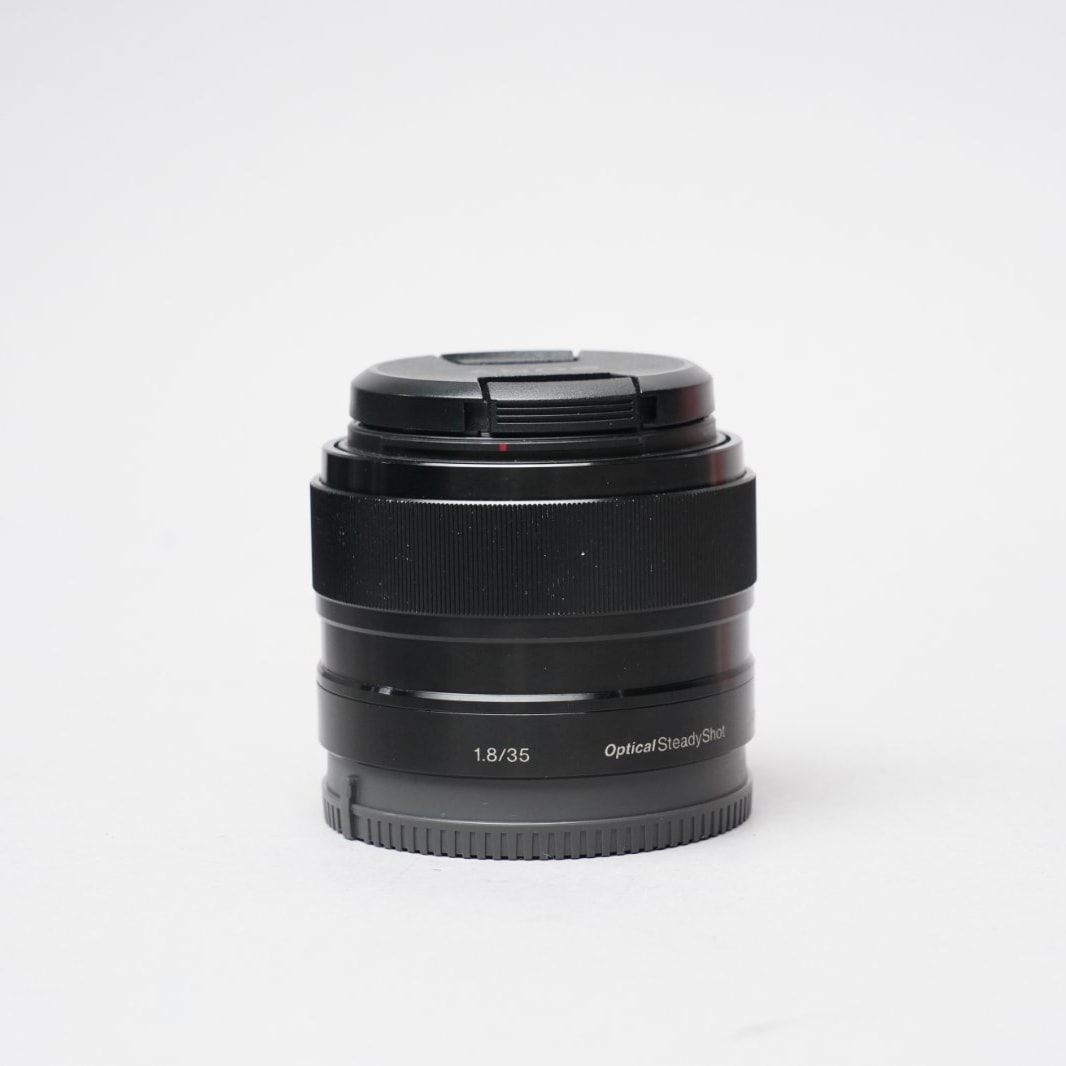 Sony SEL35F18 — image 1