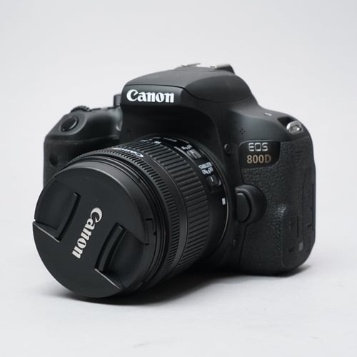 Canon EOS 800D w/18-55mm Kit Lens