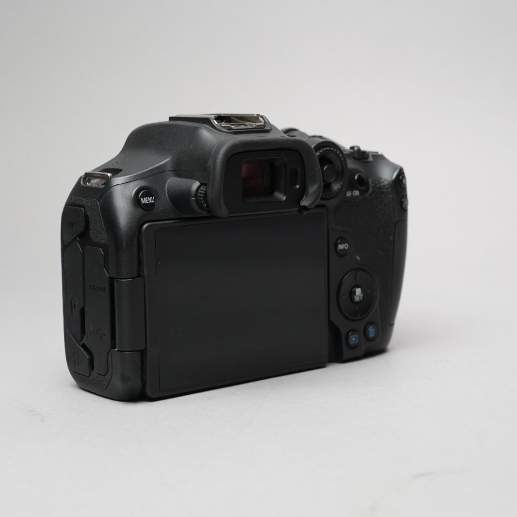 Canon EOS R7 — image 2