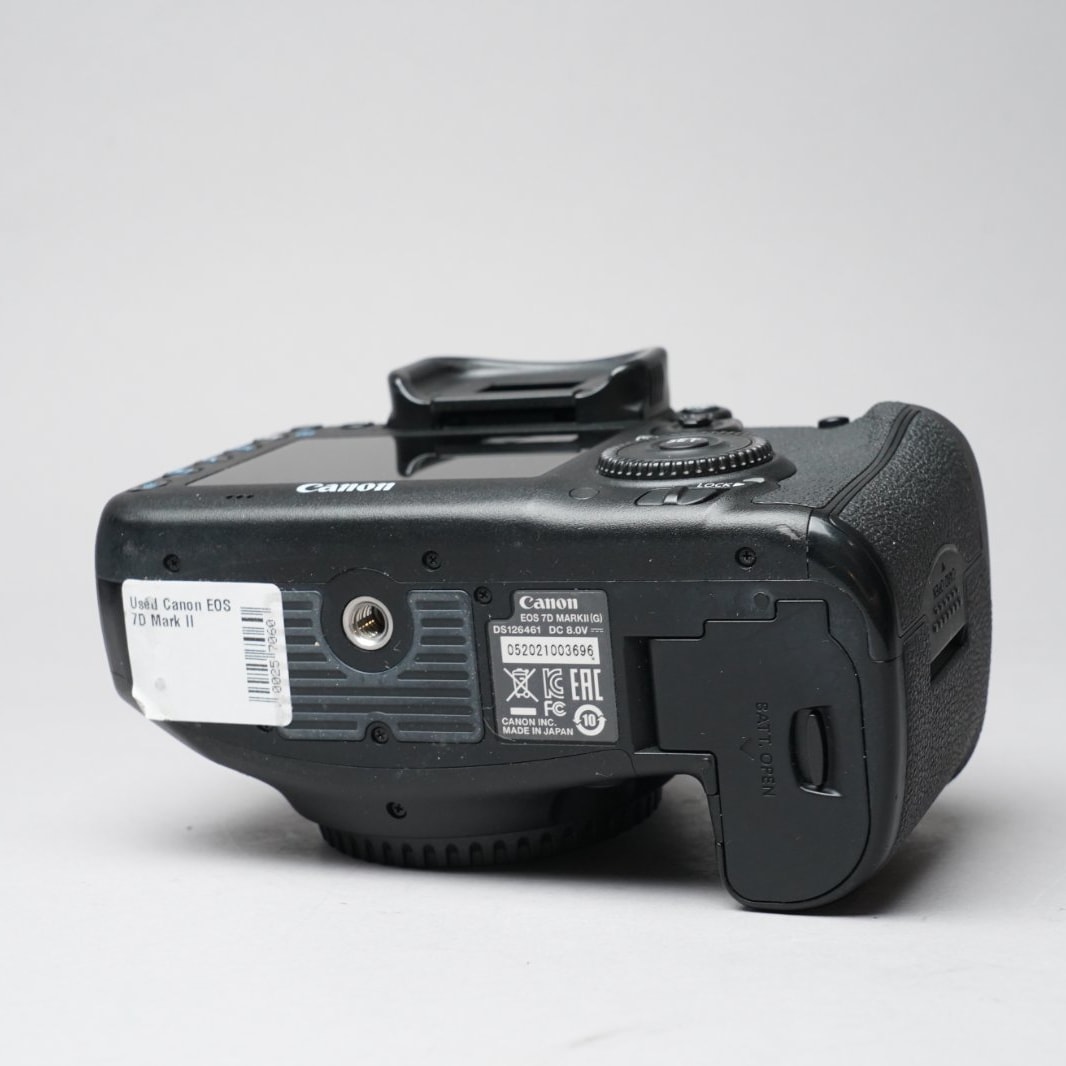 Canon EOS 7D Mark II | GearFocus