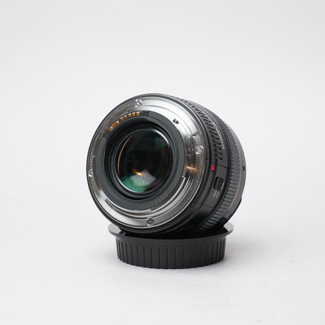 Canon 50mm f/1.4 USM — image 7