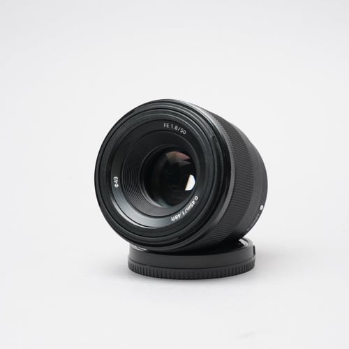thumbnail-4 for Sony FE 50mm F/1.8 Lens w/Hood