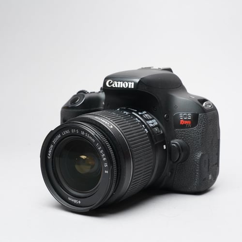 Canon EOS Rebel T7i w/18-55mm Lens