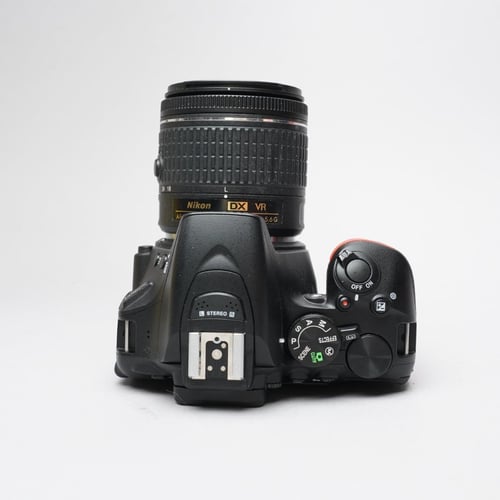 thumbnail-4 for Nikon D5600 w/AF-P 18-55mm