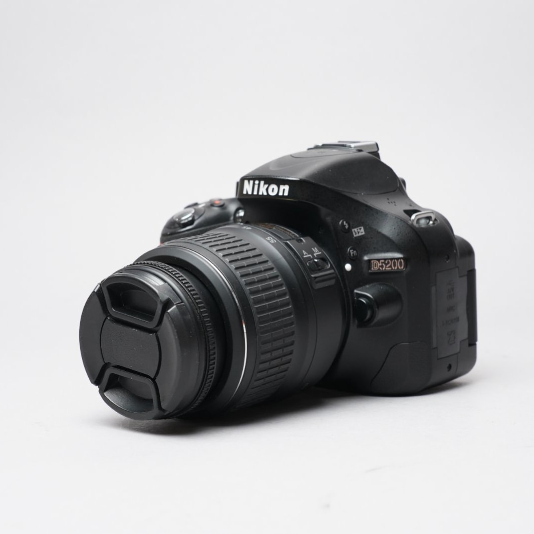 Nikon D5200 w/ 18-55mm Lens | GearFocus