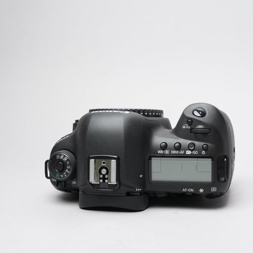 thumbnail-4 for Canon 5D Mark IV Body w/Original Box
