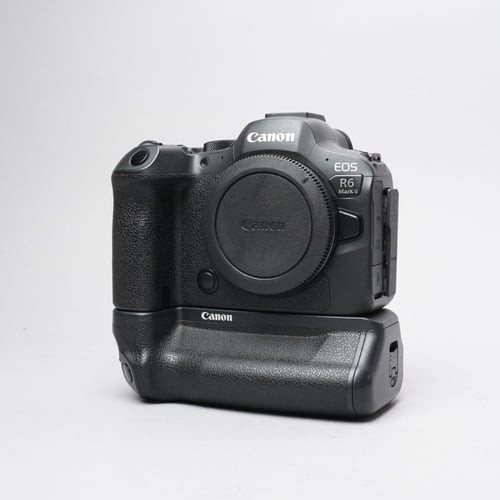 Canon EOS R6 Mark II + Grip