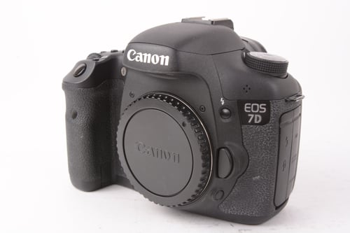 Canon EOS 7D Body w/ Grip SC: 39K #03928