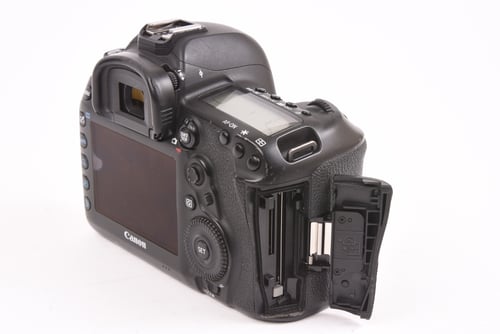 thumbnail-2 for Canon EOS 5D IV Body SC:311,900 O4 M4 C3 #00249