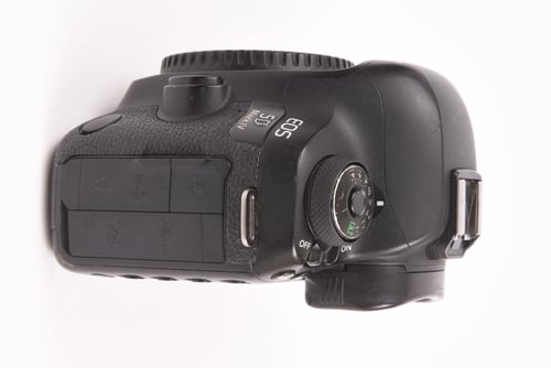 thumbnail-4 for Canon EOS 5D IV Body SC:311,900 O4 M4 C3 #00249