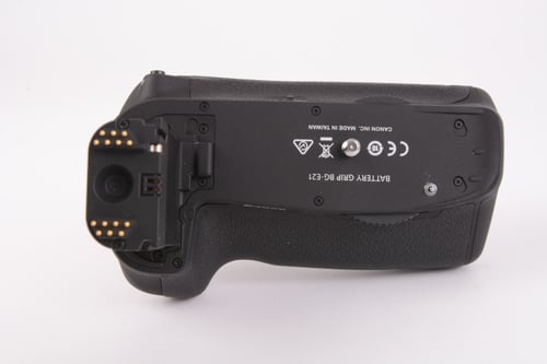 thumbnail-5 for Canon BG-E21 Battery Grip for 6D II #00362 O5 M5 C5