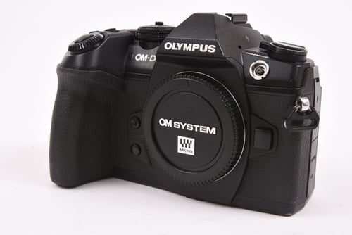 Olympus E-M1 II Body SC: 11.3k #61051 O5 M5 C4