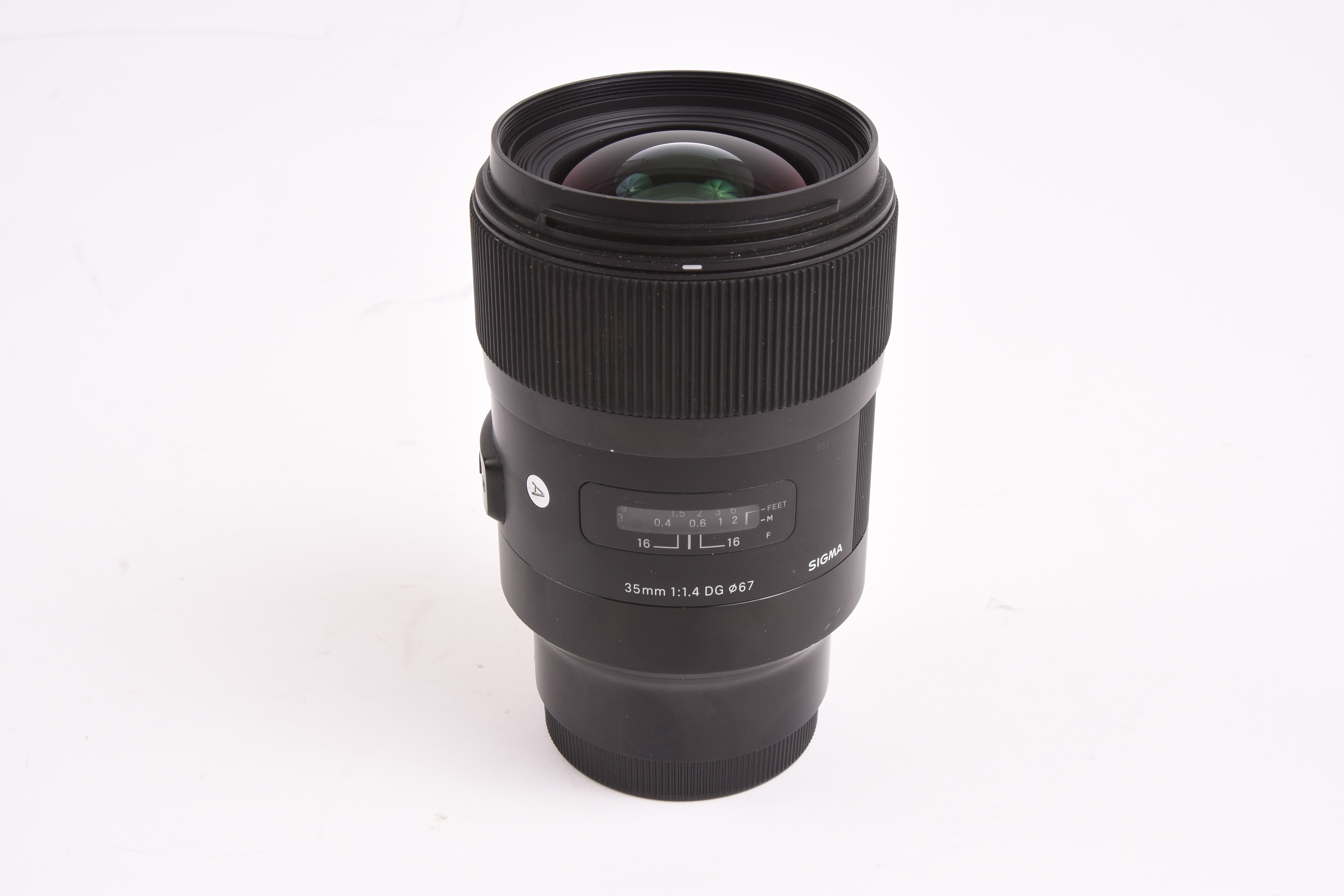 Sigma 35mm f/1.4 DG DN — image 1