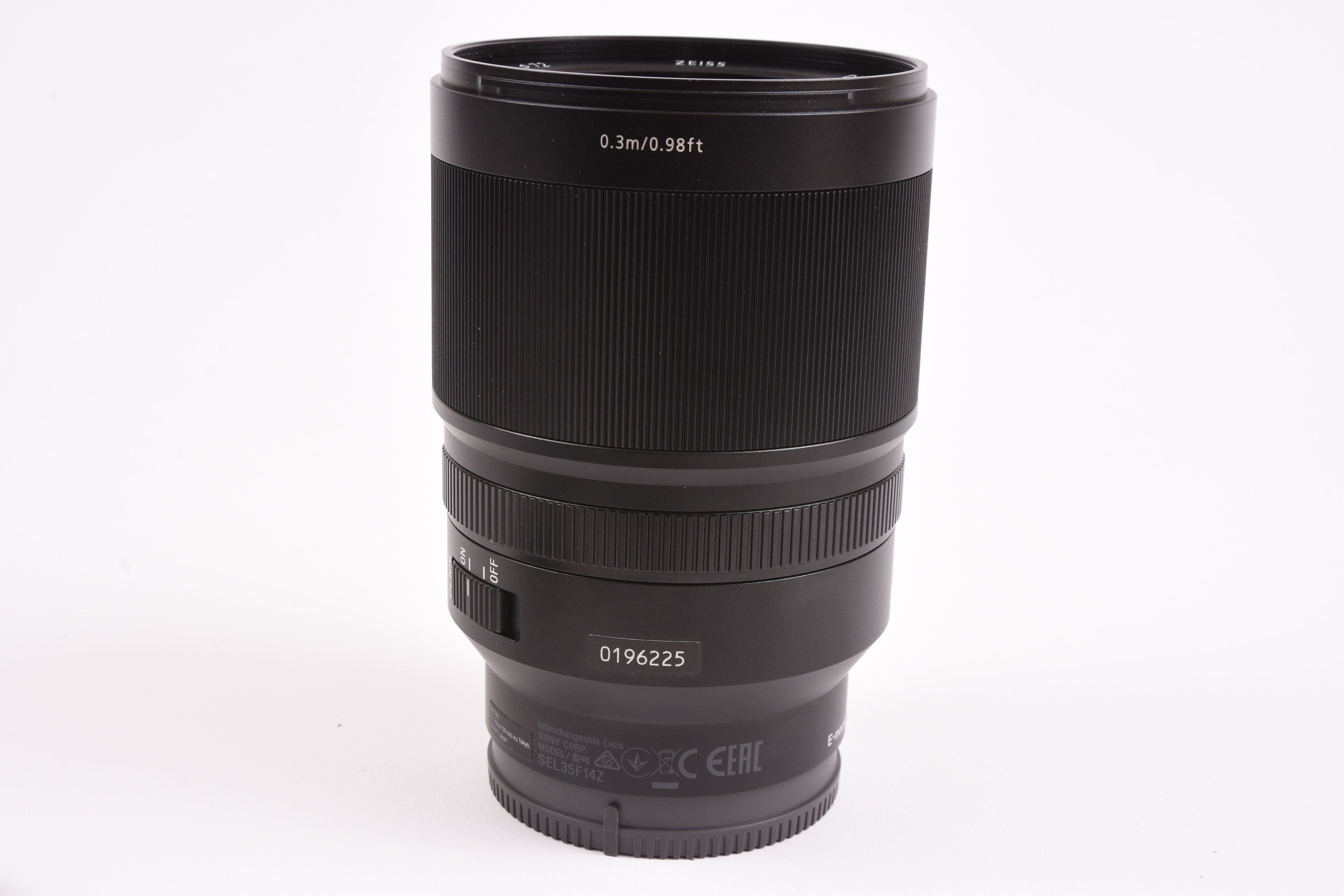 Sony FE 35mm f/1.4 ZA #96225 O5 M5 C5 | GearFocus