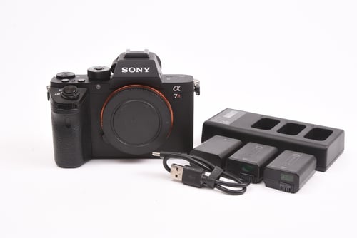 Sony a7R II Body SC: 42k #26648 O5 M5 C4