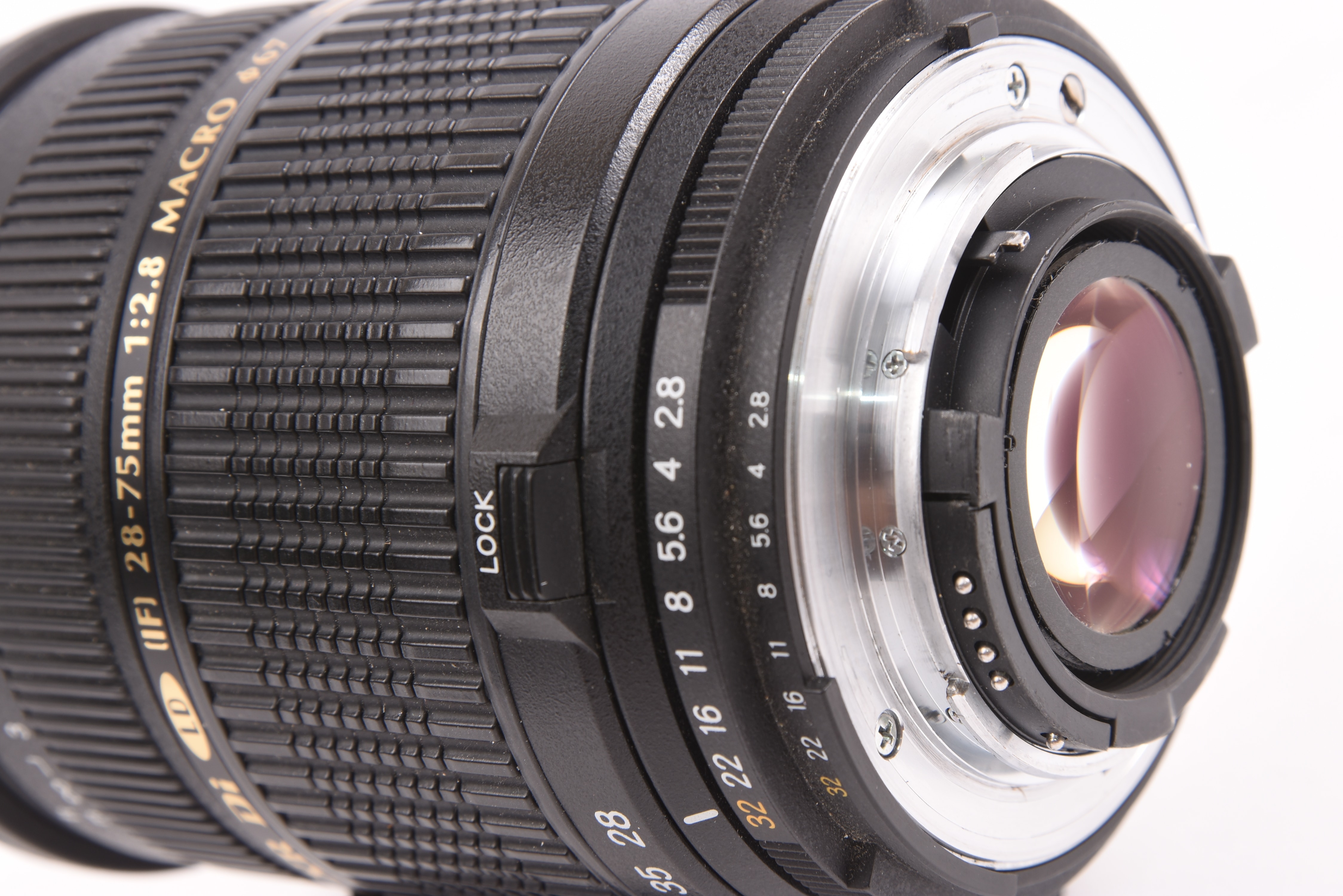 Tamron A09 — image 6