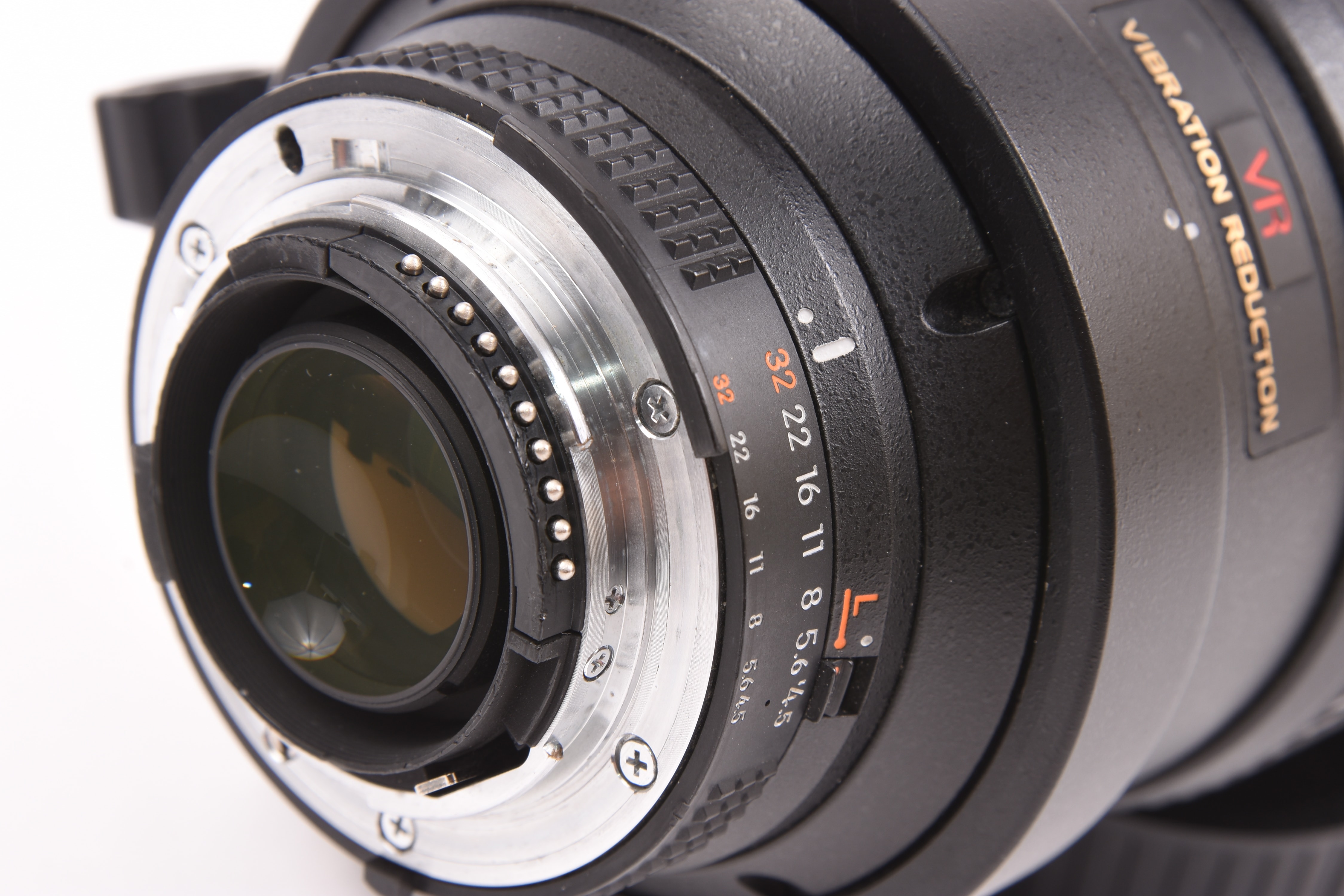 Nikon 80-400mm f/4.5-5.6 D ED VR — image 7