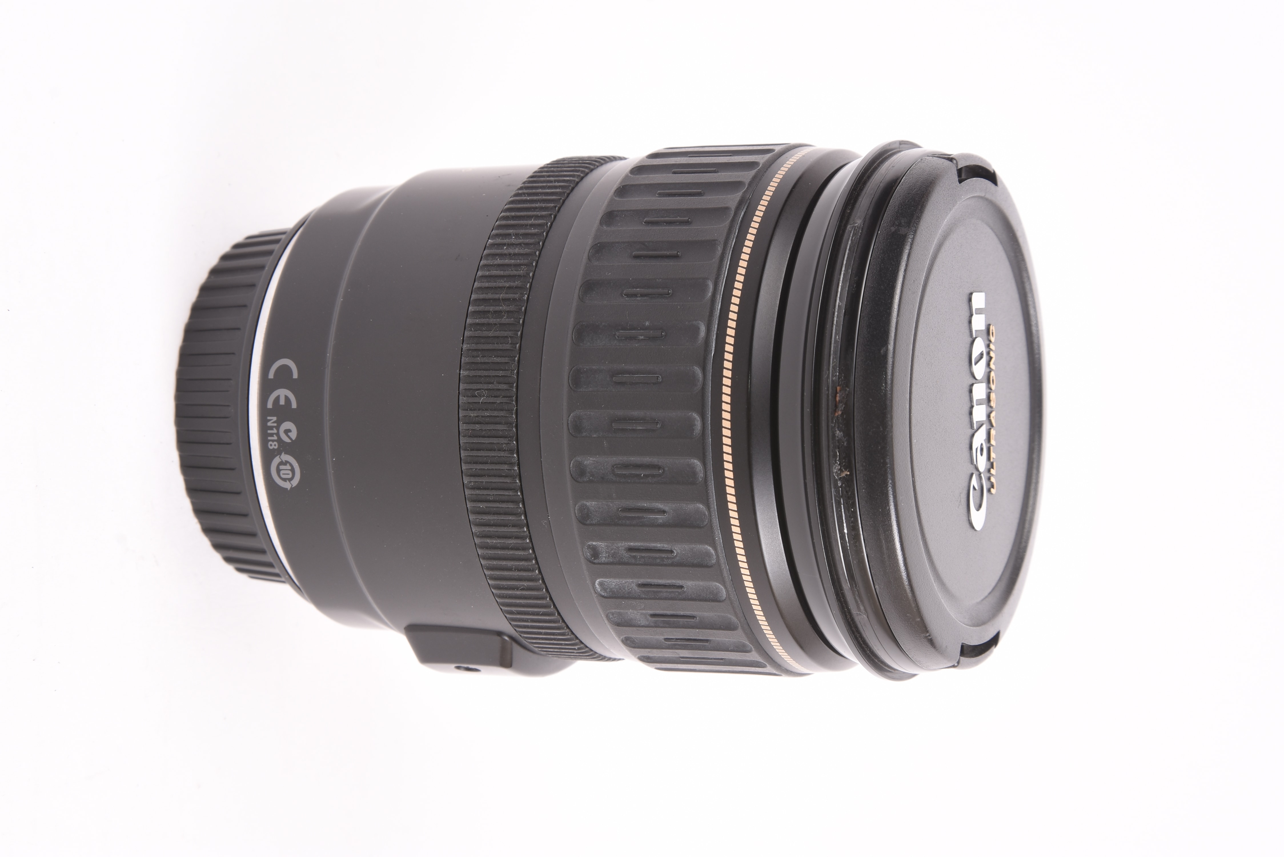 Canon 28-135mm f/3.5-5.6 IS USM — image 4