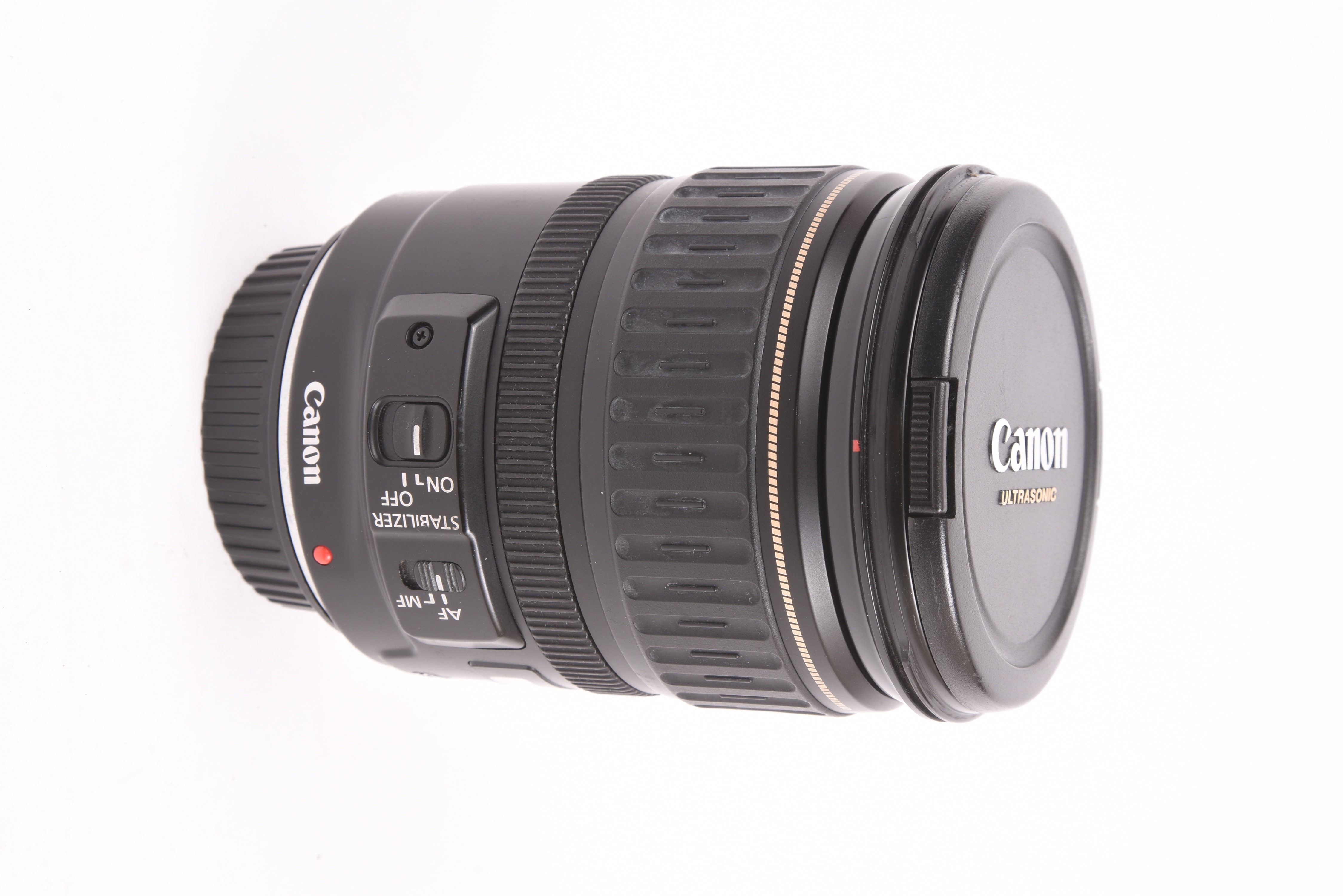Canon 28-135mm f/3.5-5.6 IS USM — image 3