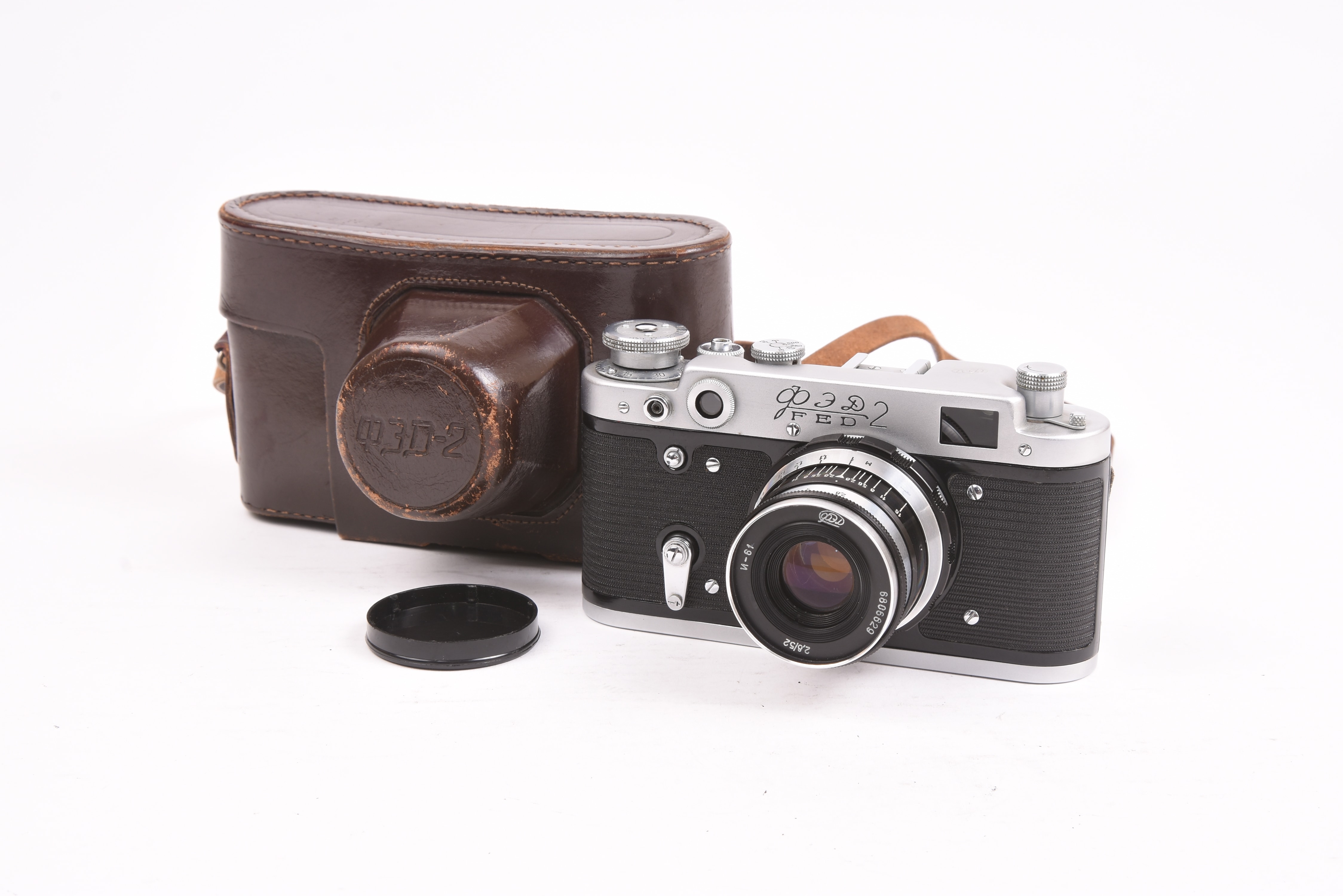 Fed 2 w/ Industar 61 52mm f/2.8 and Case | GearFocus