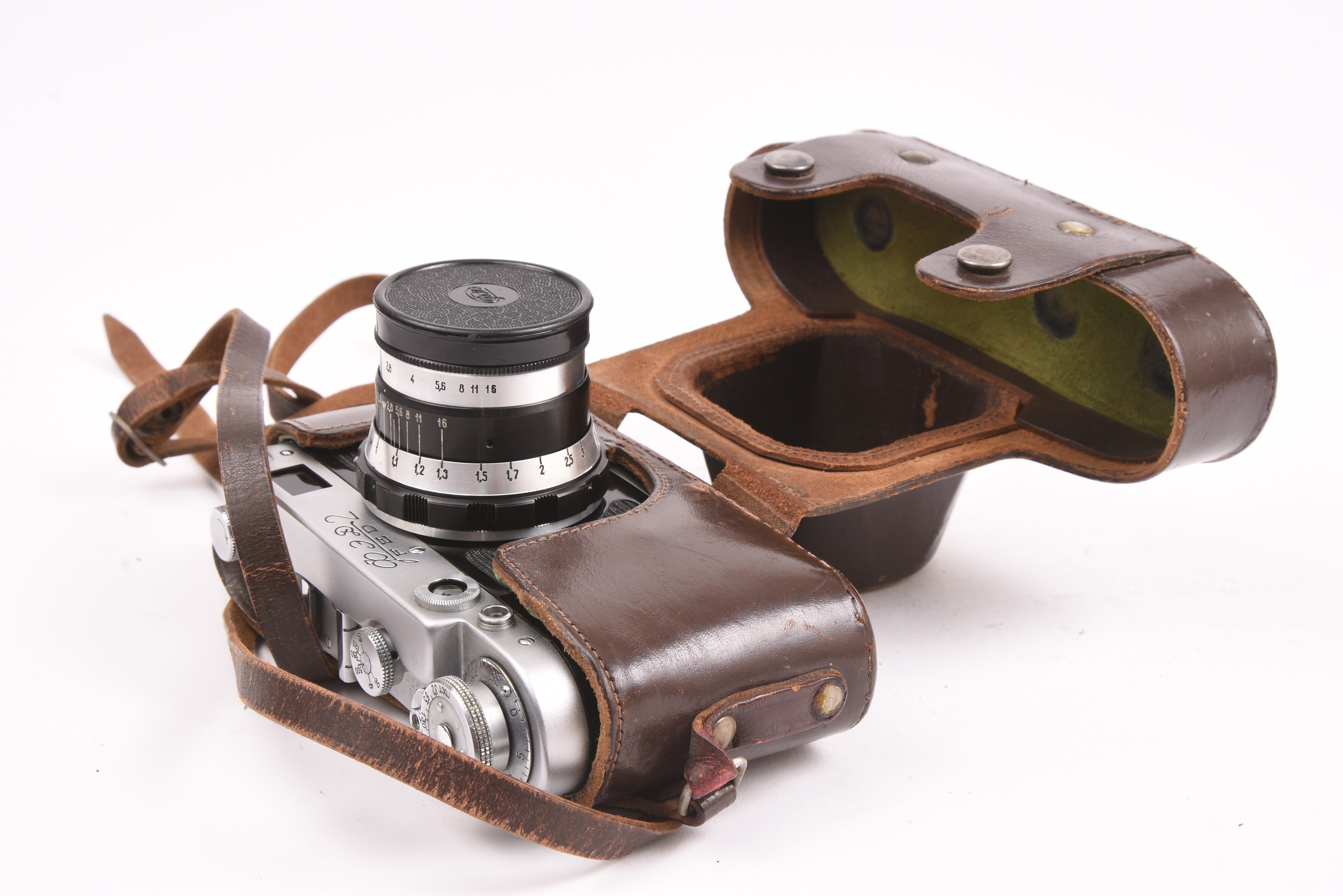 Fed 2 w/ Industar 61 52mm f/2.8 and Case | GearFocus