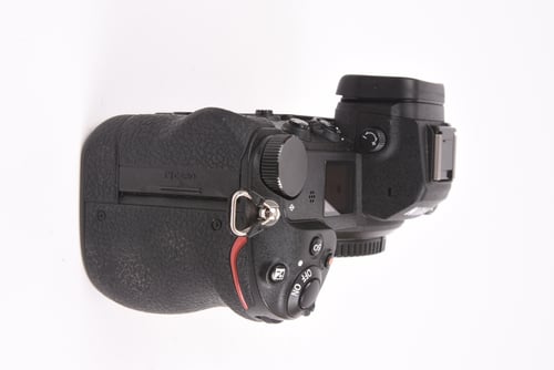 thumbnail-2 for Nikon Z7 II Body SC: 66k O5 M5 C4 #12613