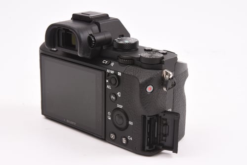 thumbnail-3 for Sony a7 II Body SC: 1.1k O4 M5 C4 #90791