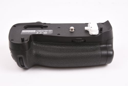 thumbnail-1 for Nikon MB-D17 Grip for D500 M5 C5 #23711