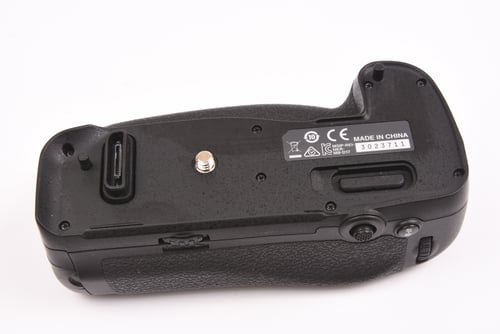 thumbnail-6 for Nikon MB-D17 Grip for D500 M5 C5 #23711