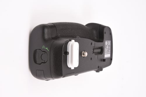 thumbnail-4 for Nikon MB-D18 Grip for D850 M5 C5 #39694