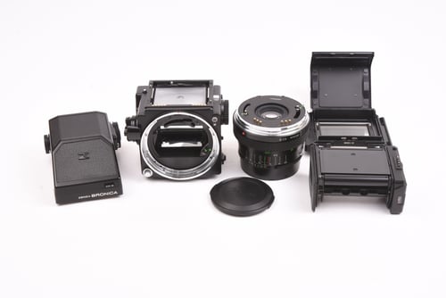 Bronica ETR S w/ 220 Back / 40mm f/4 / AE-II Psm Fdr
