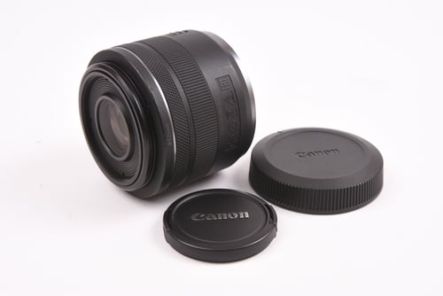 Canon RF 35mm f/1.8 Macro IS STM