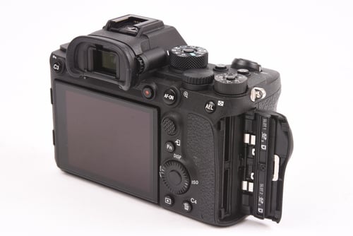 thumbnail-3 for Sony A7R IV Body SC:15.5K #78936 O5 M5 C5