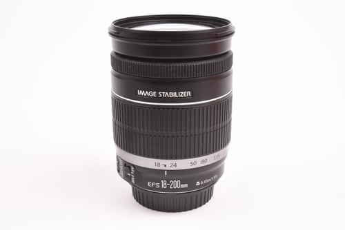 Canon EFS 18-200mm IS #15870 O4 M5 C5