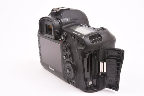 thumbnail-2 for Canon EOS 5D IV Body