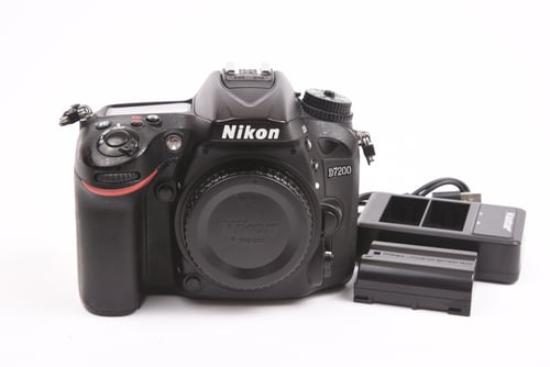 Nikon D7200 Body SC:15.7K #07213 O5 M5 C4