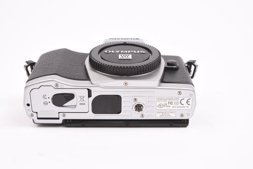 thumbnail-5 for Olympus OM-D E-M5 Body SC:6.8K #06616 O5 M5 C4