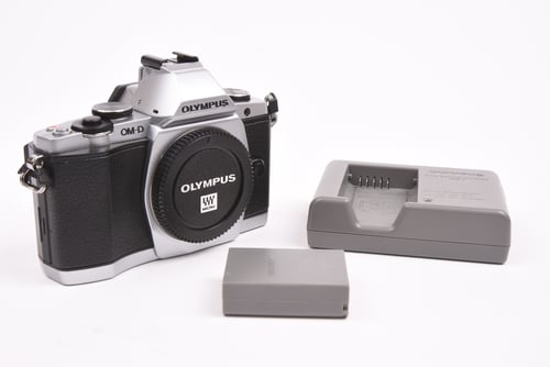 thumbnail-7 for Olympus OM-D E-M5 Body SC:6.8K #06616 O5 M5 C4