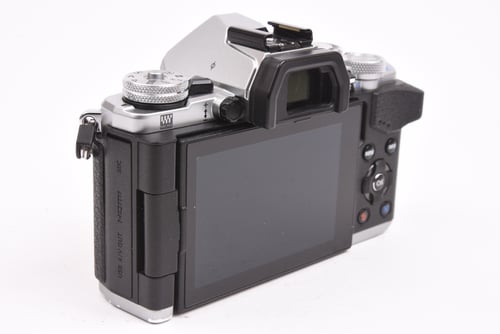 thumbnail-6 for Olympus OM-D E-M5 II Body