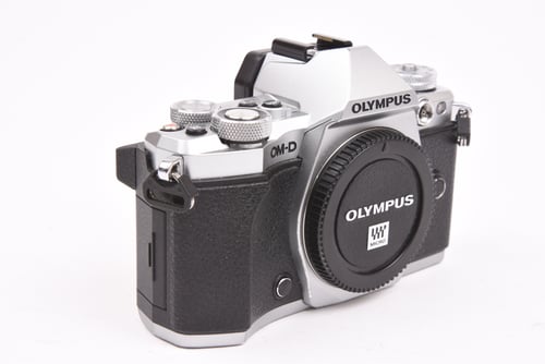 thumbnail-4 for Olympus OM-D E-M5 II Body