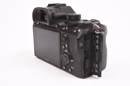 thumbnail-2 for Sony a7R III Body SC:10.9K #29275 O4 M5 C4