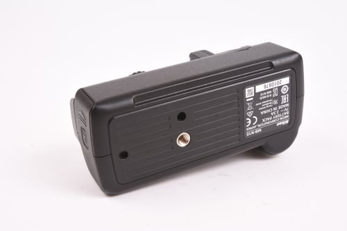 thumbnail-3 for Nikon MB-N10 Battery Grip for Z6 / Z7