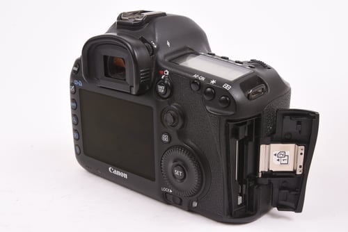 thumbnail-2 for Canon EOS 5D III Body