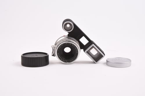Leica 35mm f/2.8 Summaron w/eyes M
