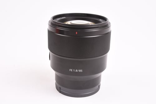 Sony FE 85mm f/1.8