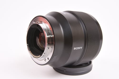thumbnail-3 for Sony FE 85mm f/1.8