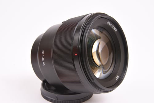 thumbnail-2 for Sony FE 85mm f/1.8